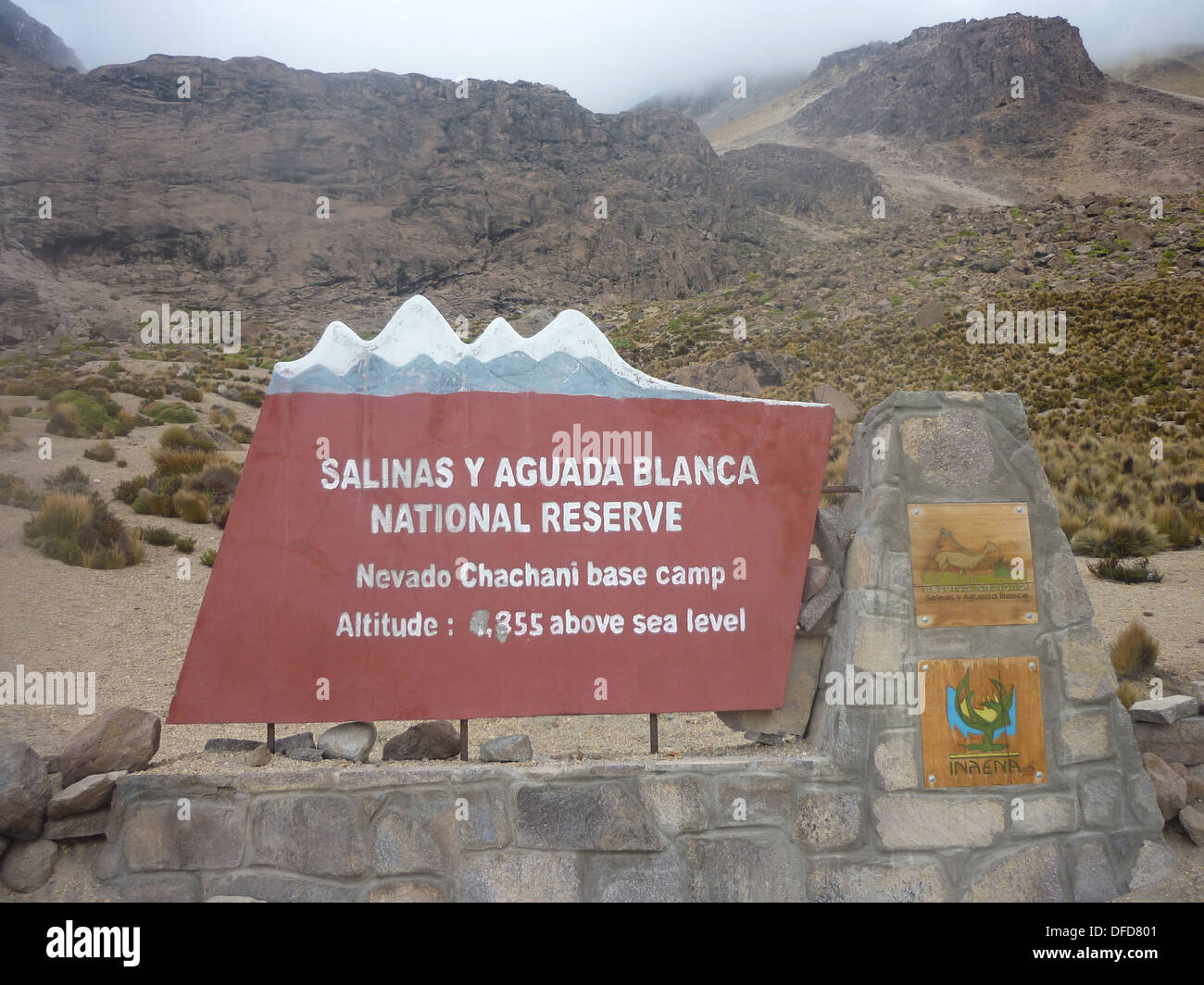 Un panneau à l'entrée de la Aguada Blanca y Salinas Réserve nationale près de Arequipa, Pérou Banque D'Images