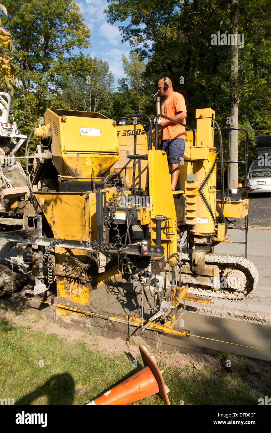 Travaux routiers en zone résidentielle. Banque D'Images