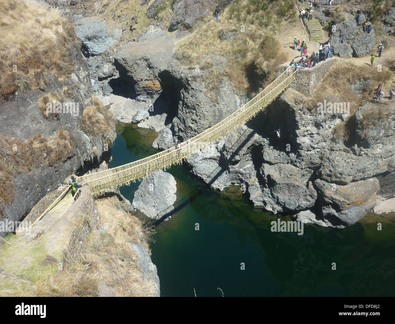 Q'eswachaca pont fait d'herbe, qui plane au-dessus de la rivière Apurimac, Quehue, Cusco, Pérou Banque D'Images