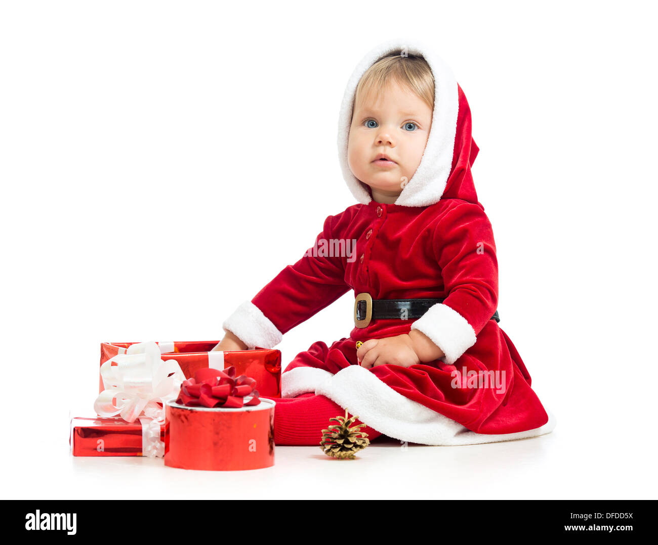 Christmas baby girl with gift box isolated on white Banque D'Images