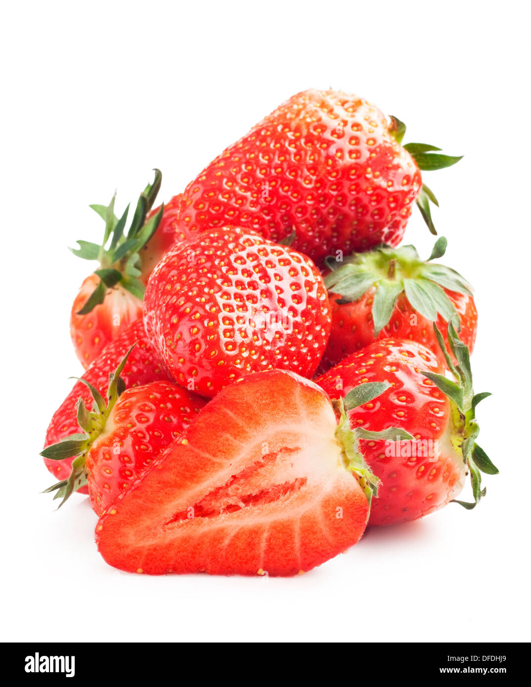 Fraises frais mûrs sur un fond blanc Banque D'Images