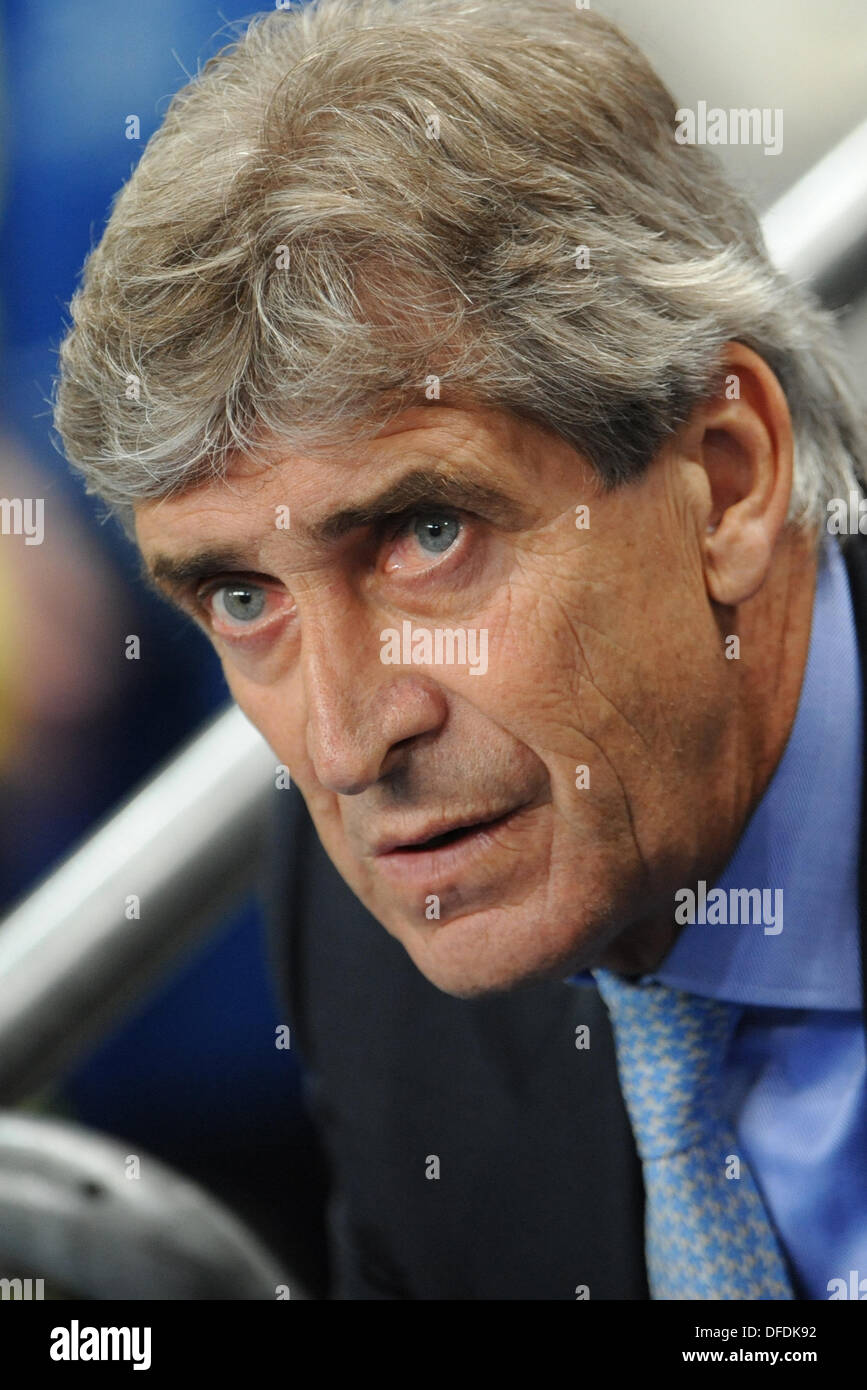 Manchester, Grande-Bretagne. 09Th Oct, 2013. L'entraîneur-chef de Manchester Manuel Pellegrini durant la Ligue des Champions Groupe D match entre Manchester City et le FC Bayern Munich, sur la ville de Manchester Stadium de Manchester, en Grande-Bretagne, 02 octobre 2013. Photo : Andreas GEBERT/dpa/Alamy Live News Banque D'Images