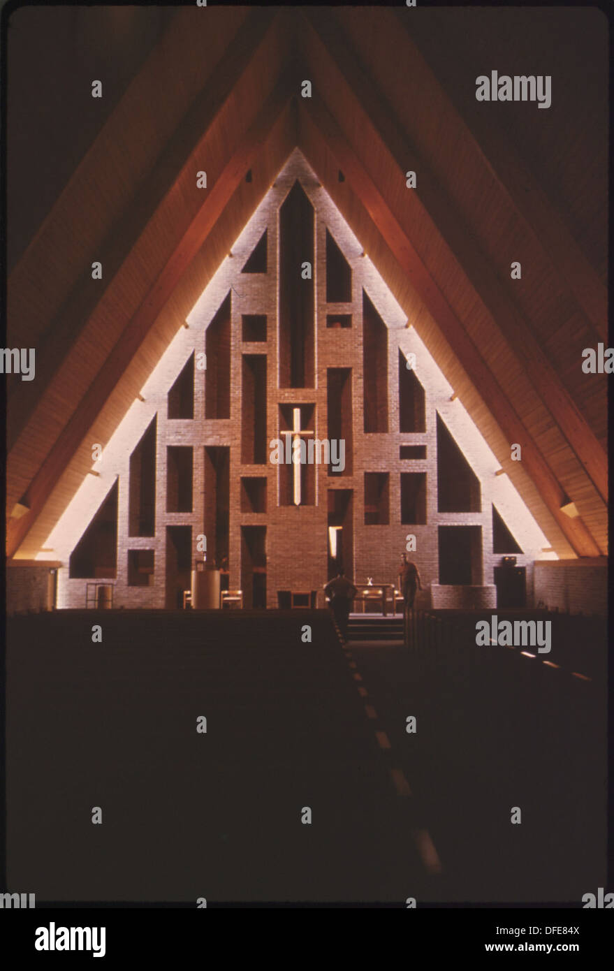 Une photographie de la première église baptiste, montrant la conception architecturale et l'importance religieuse de l'édifice au sein de sa communauté. Banque D'Images