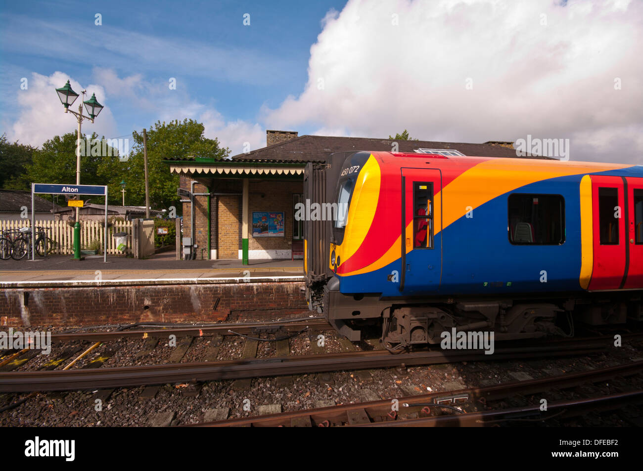 South West Trains Railway wagons de train, à la gare d'Alton hampshire UK Banque D'Images