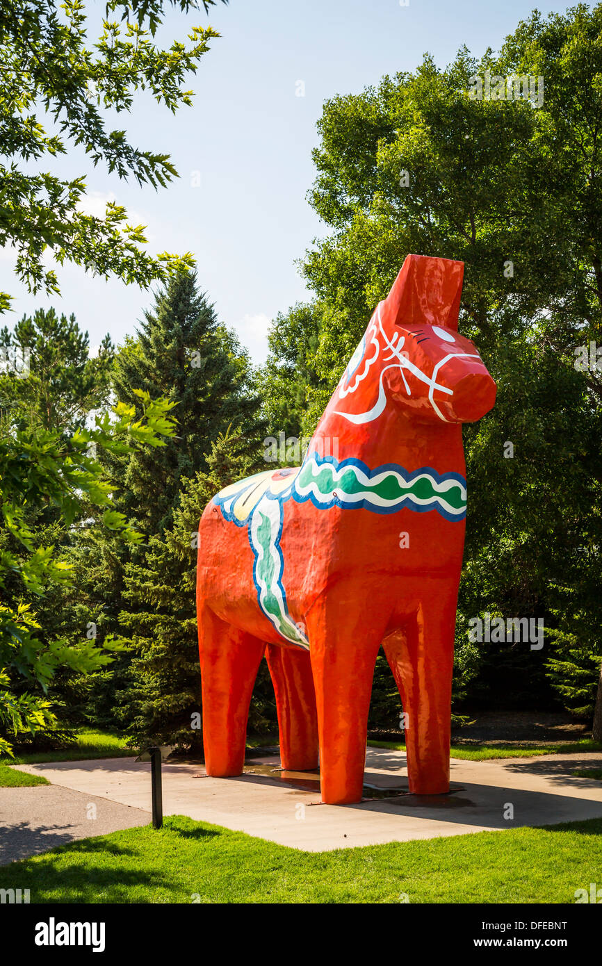 Le Dala Red Horse à la Scandinavian Heritage Centre à Minot, Dakota du Nord, USA. Banque D'Images