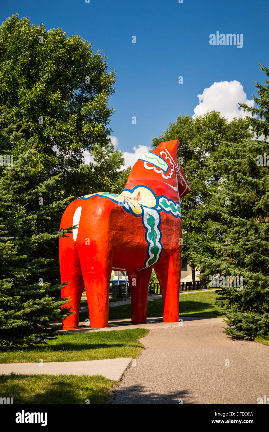 Le Dala Red Horse à la Scandinavian Heritage Centre à Minot, Dakota du Nord, USA. Banque D'Images