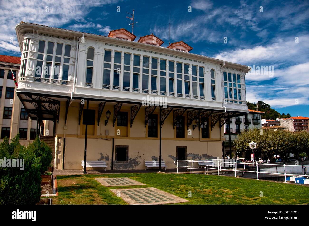 Casino Club Social, bâtiment emblématique dans la vieille ville, Mundaka, Gascogne, Pays Basque, Espagne Banque D'Images