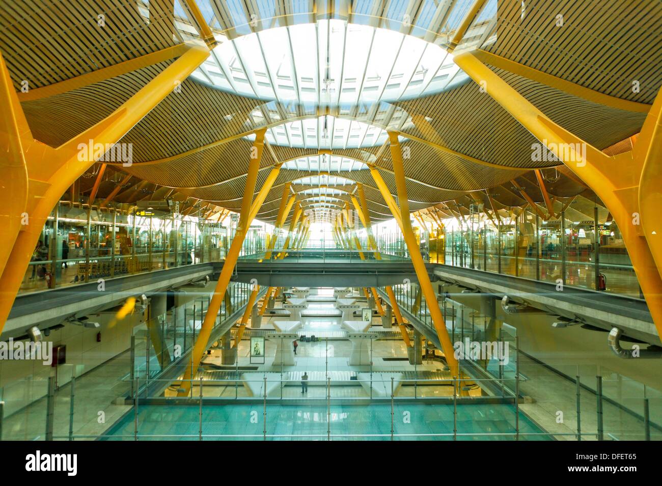 La borne 4. L'aéroport de MadridBarajas. Madrid. L'Espagne Photo Stock