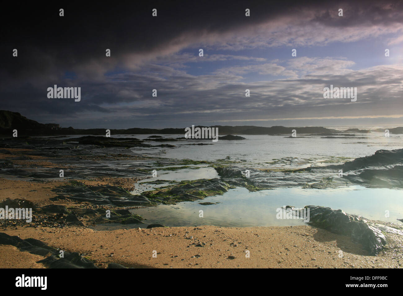 Constantine Bay, Cornwall, le calme avant la tempête Banque D'Images