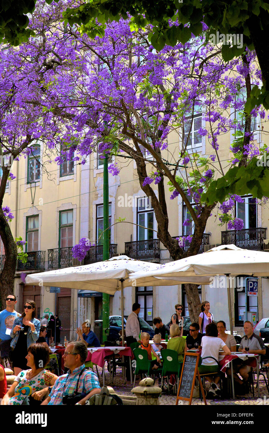 Restaurants dans la région de Carmo Square, Lisbonne, Portugal, la Péninsule Ibérique, au sud ouest de l'Europe Banque D'Images