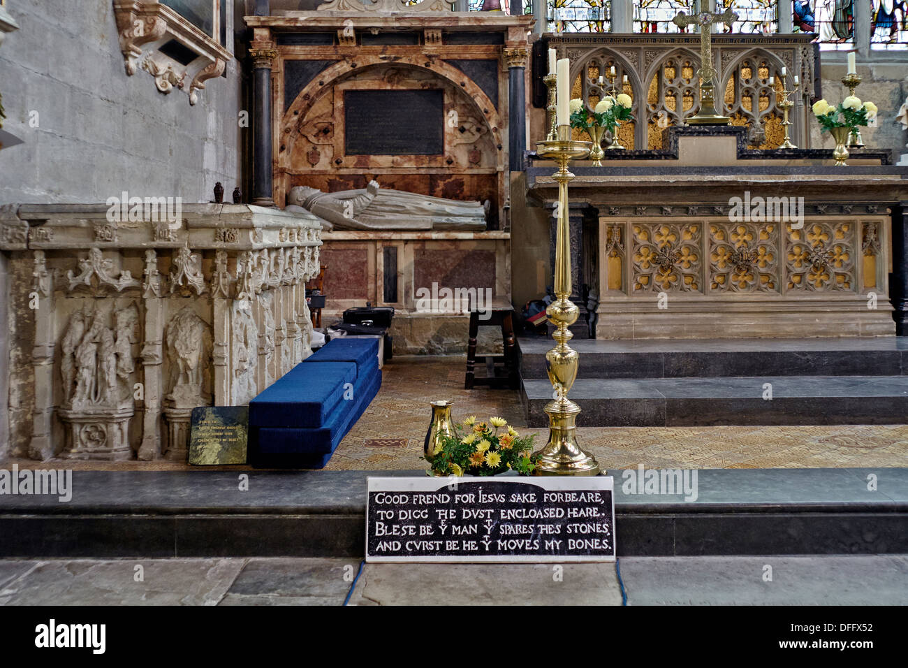 Tombe de William Shakespeare dans l'église de la Sainte Trinité, Stratford upon Avon, Warwickshire Angleterre Royaume-Uni. Banque D'Images