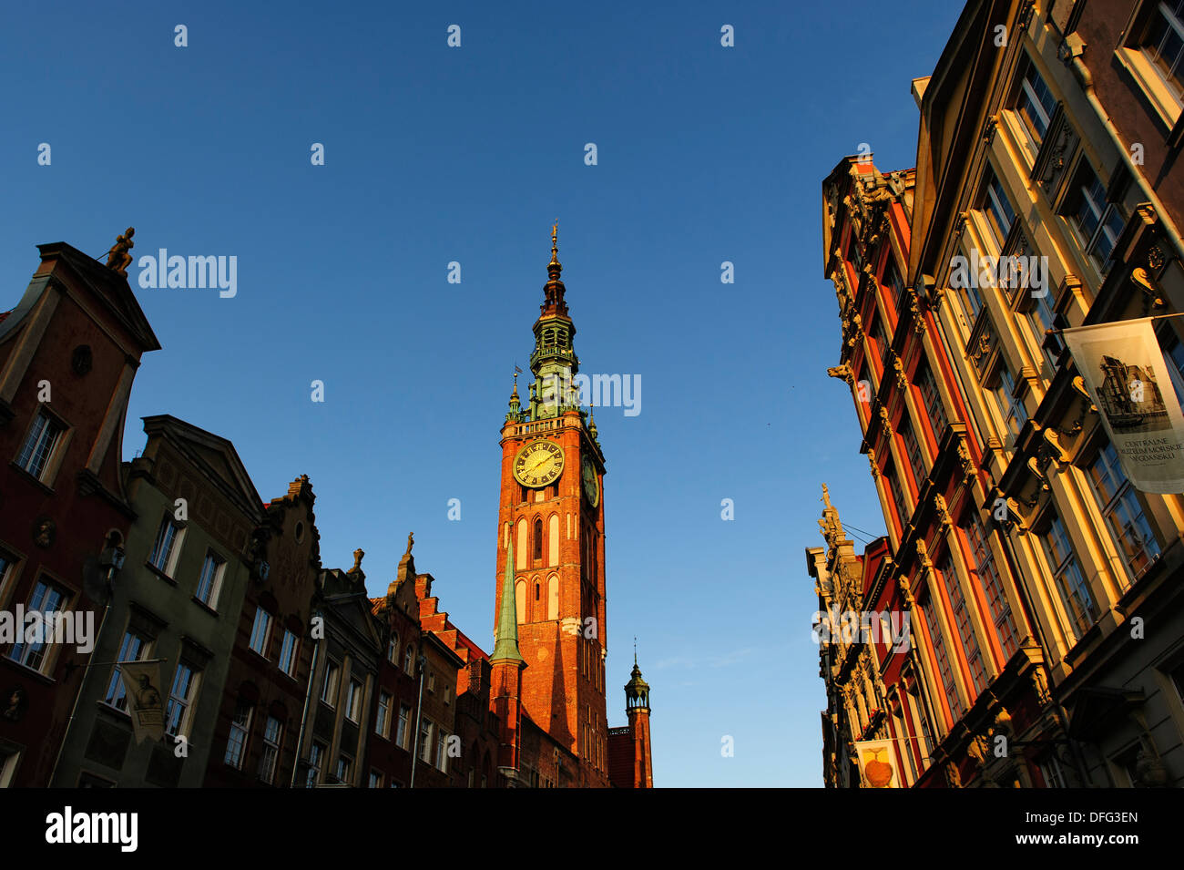 Avis de l'Hôtel de Ville Tour de la longue rue Market, Gdansk, Pologne. Banque D'Images