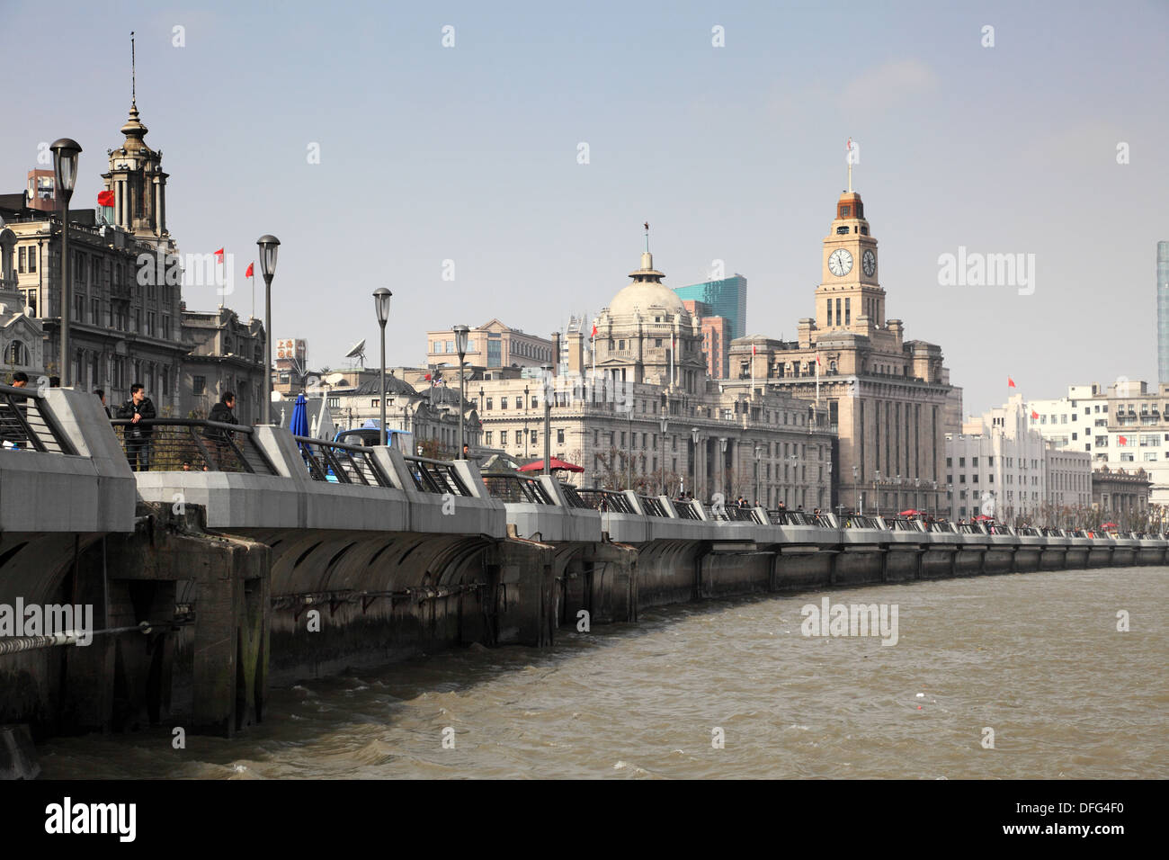 Promenade at le Bund et la rivière Huangpu à Shanghai, Chine Banque D'Images