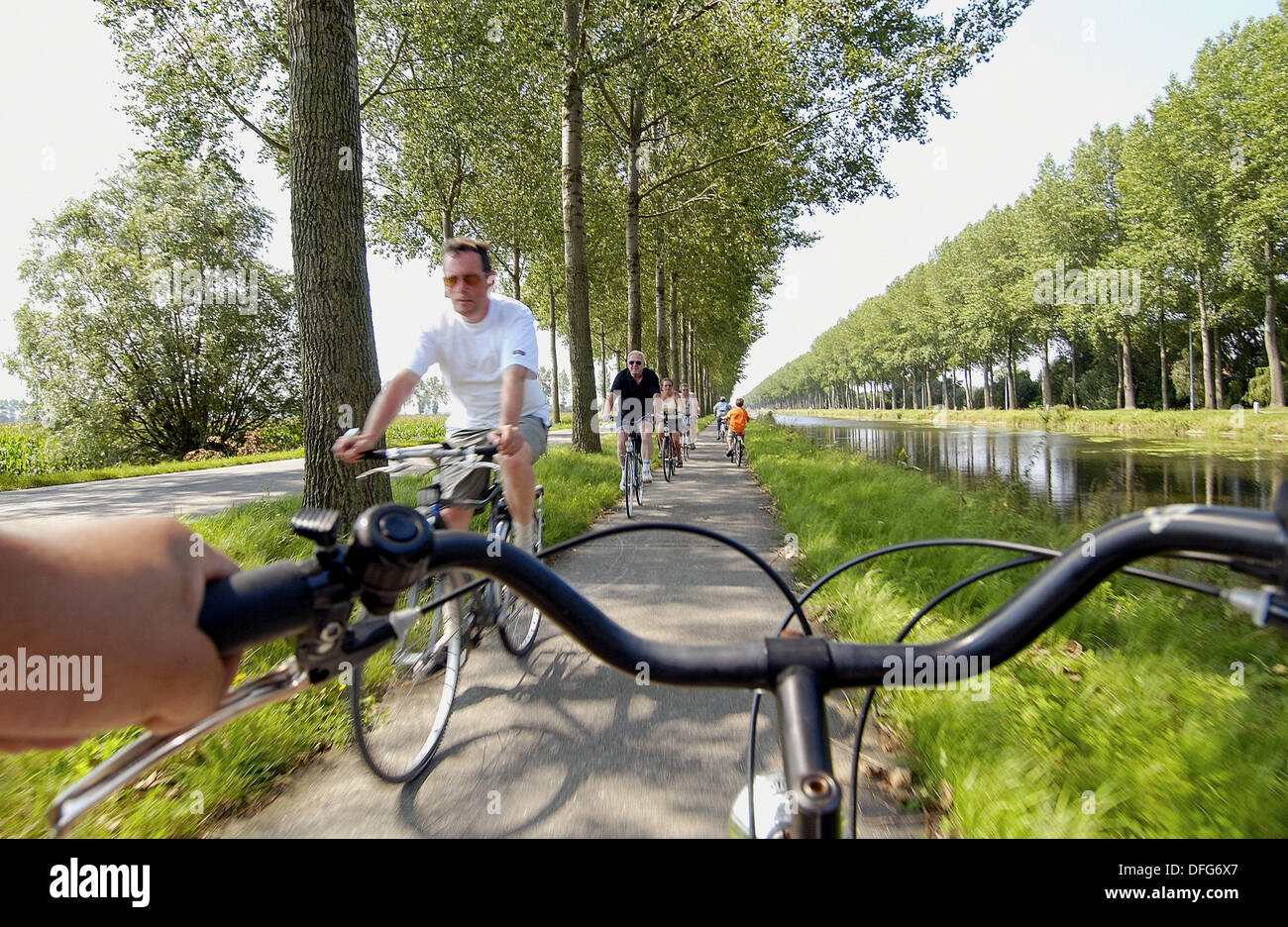 Cycle damme bruges Banque de photographies et d'images à haute résolution -  Alamy