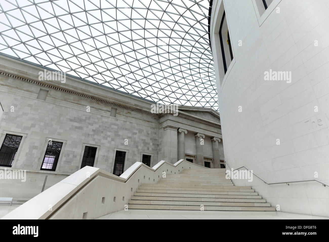 British Museum, toit en dôme au-dessus de la grande cour de la construction par l'architecte Sir Norman Foster, Londres, Londres, Angleterre région Banque D'Images