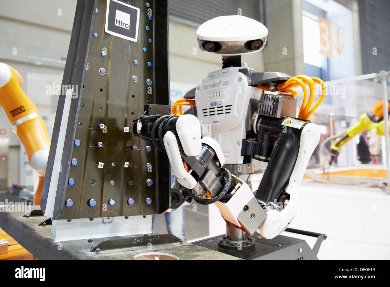 Hiro robot humanoïde, robot japonais travaillant aux côtés de gens, la  robotique industrielle, de la recherche en systèmes industriels, R & D + i  Photo Stock - Alamy