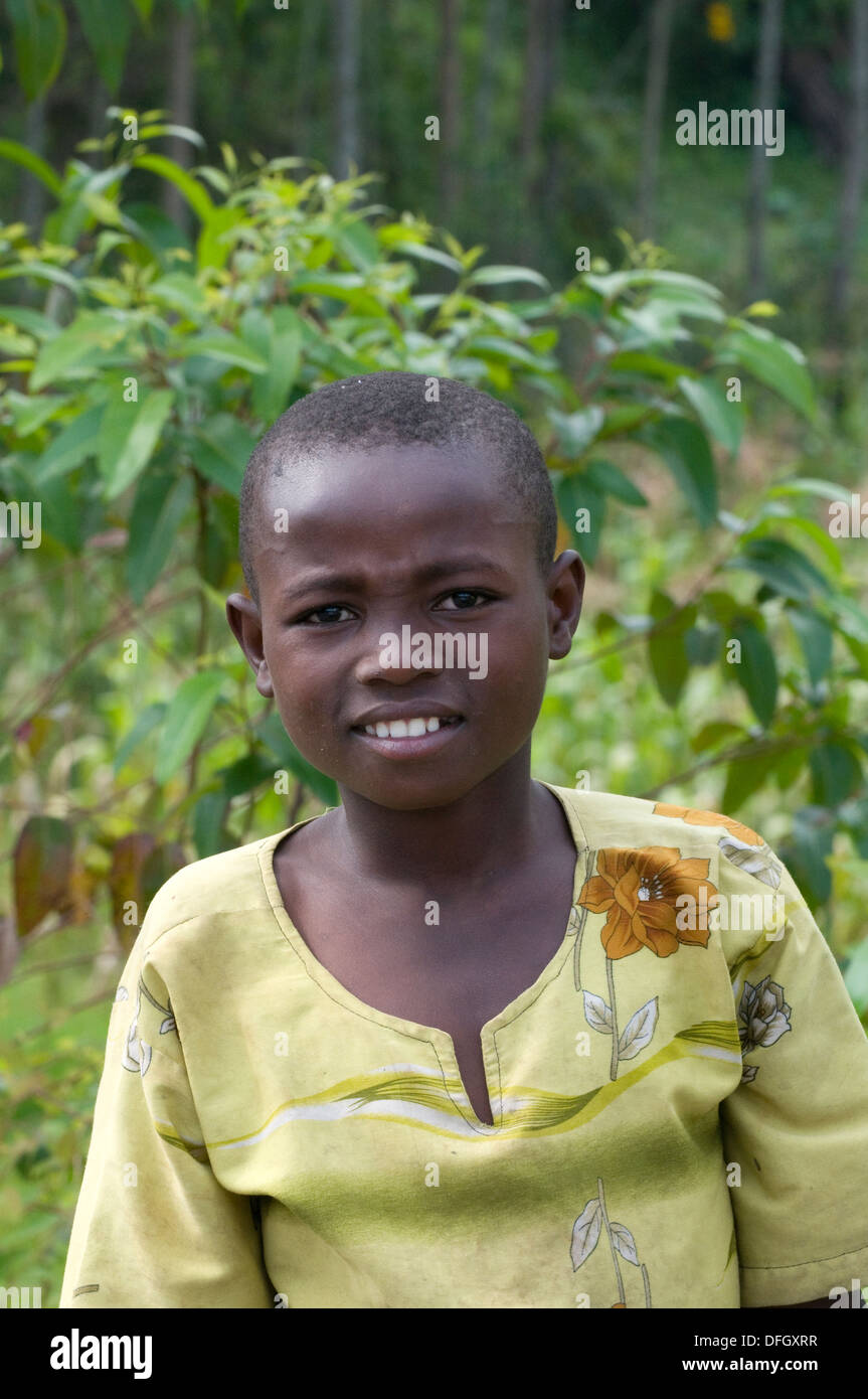 Garçon enfant rwandais le nord du Rwanda Afrique Centrale Banque D'Images