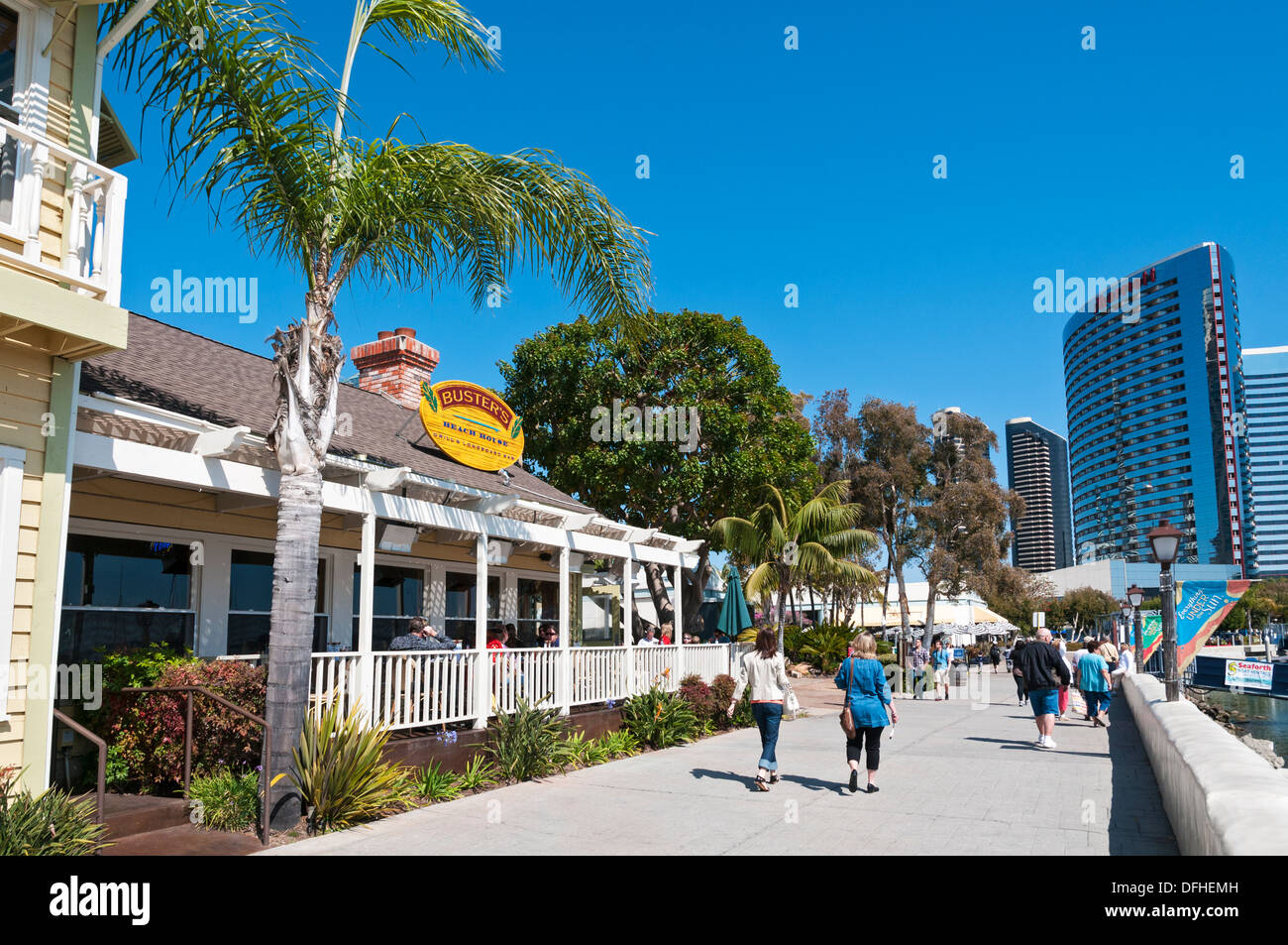 La Californie, San Diego, Seaport Village, Buster's Beach House restaurant bar Banque D'Images