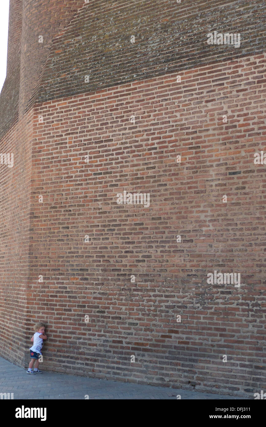 Brique rouge albi Banque de photographies et d’images à haute ...