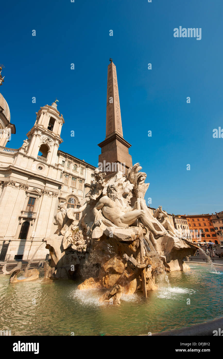 Piazza Navona Fontaine des Quatre Fleuves (Fontana dei Quattro Fiumi), Piazza Navona Rome, Italie Banque D'Images