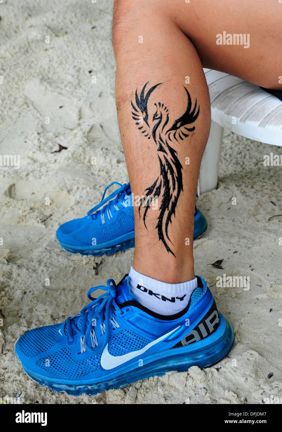 Tatouage au henné sur Sai Kaew beach (Koh Samet, Thaïlande) Banque D'Images