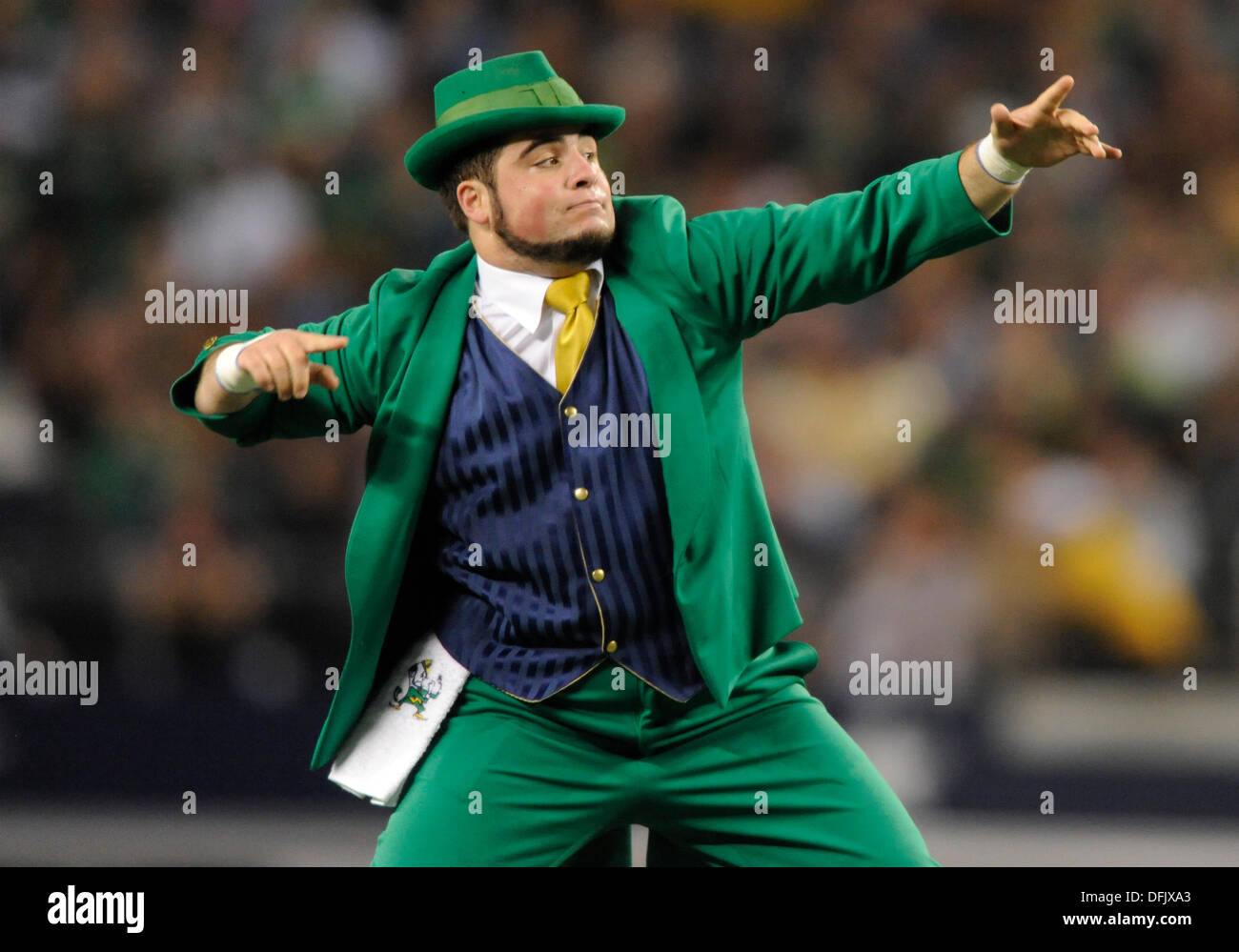 Arlington, TX, États-Unis. 05Th Oct, 2013. 05 octobre 2013 : Notre Dame Fighting Irish mascot Leprechaun dans un NCAA Football match entre l'Université d'état de l'Arizona Sun Devils et la Notre Dame Fighting Irish chez AT&T Stadium à Arlington, TX Notre Dame défait 37-34 ASU : Cal Crédit Sport Media/Alamy Live News Banque D'Images