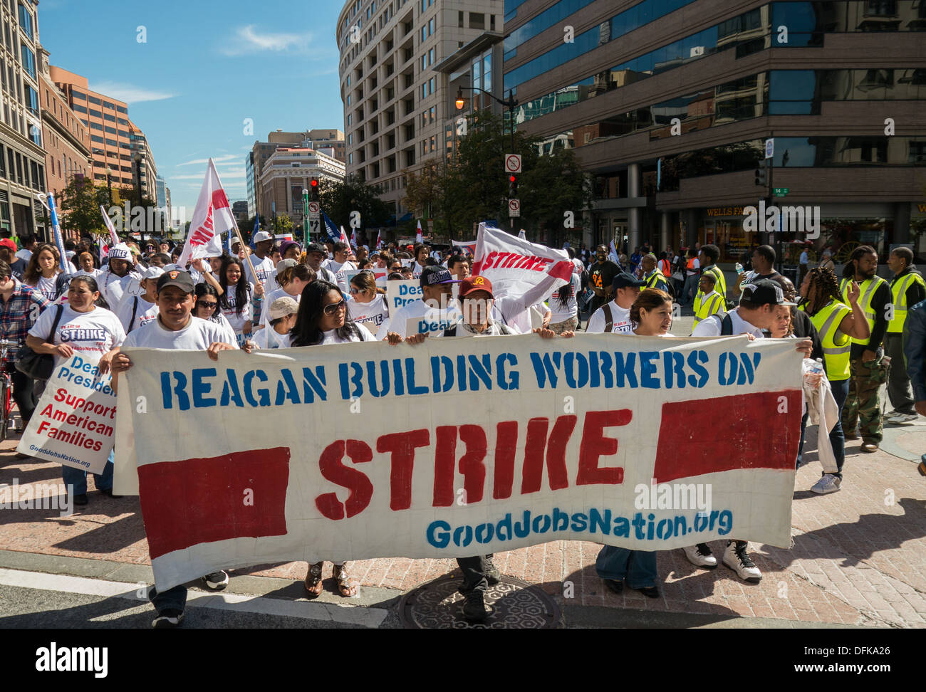Washington, DC, USA : les grévistes et les militants syndicaux pour des augmentations de salaire de mars à Washington, DC. ©Ann peu Banque D'Images