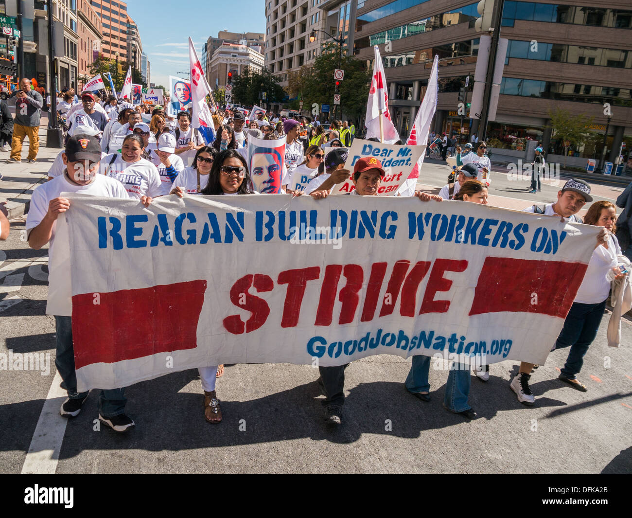Washington, DC, USA : les grévistes et les militants syndicaux pour des augmentations de salaire de mars à Washington, DC. ©Ann peu Banque D'Images