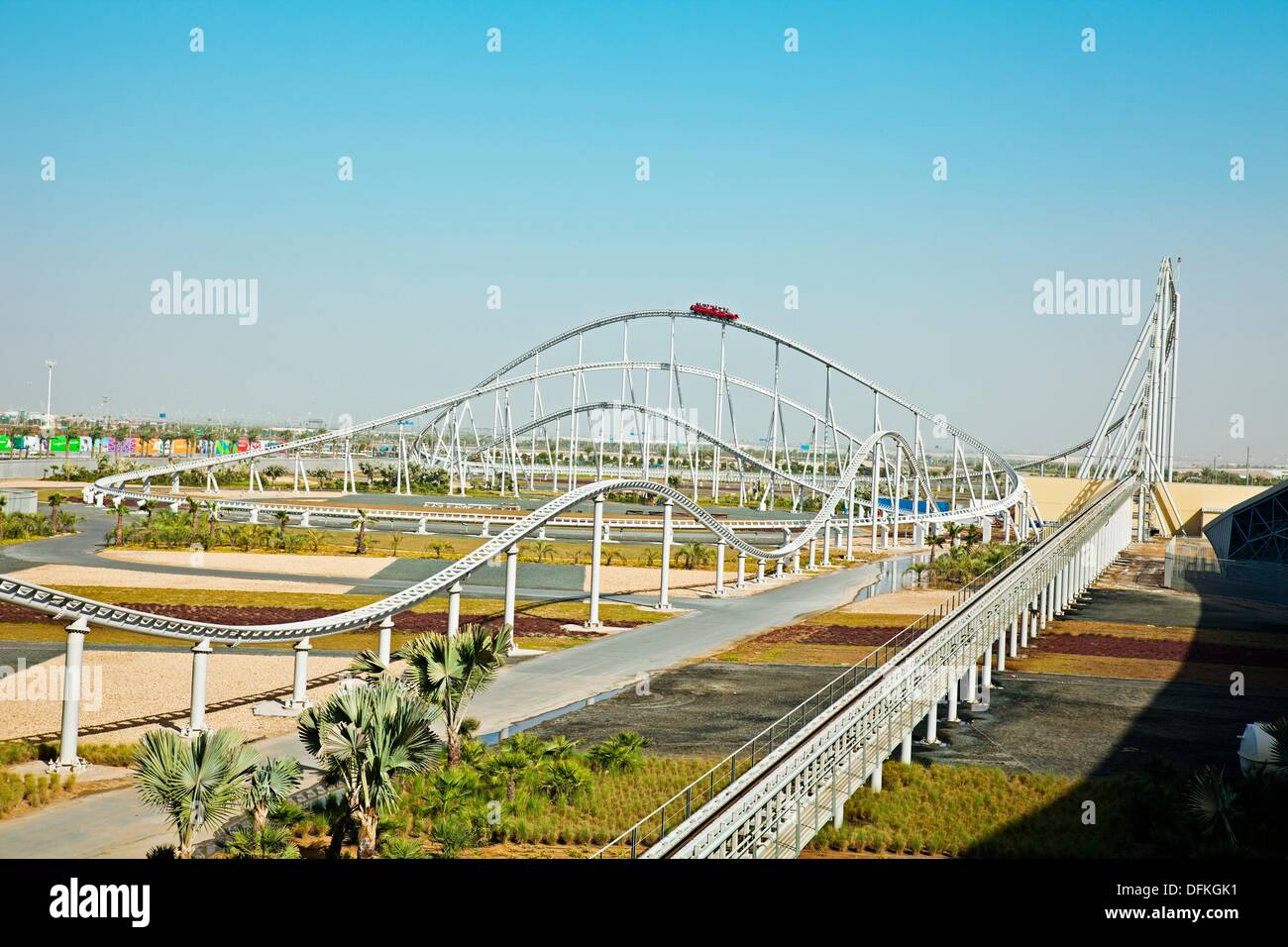 Les visiteurs les plus rapides du monde d'équitation roller coaster,  Formule Rossa, au , Ferrari World Abu Dhabi, Émirats arabes unis, au  Moyen-Orient Photo Stock - Alamy