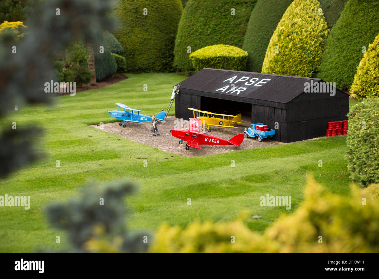 Village modèle de Godshill, île de Wight, Angleterre, Royaume-Uni, lors d'une journée ensoleillée à la fin de l'été / début de l'automne. Banque D'Images