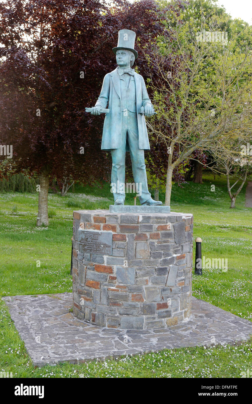 Nouvelle Statue de cuivre Isambard Kingdom Brunel, à Pembrokeshire, Pays de Galles Neyland 131745 Vertical Brunel Banque D'Images