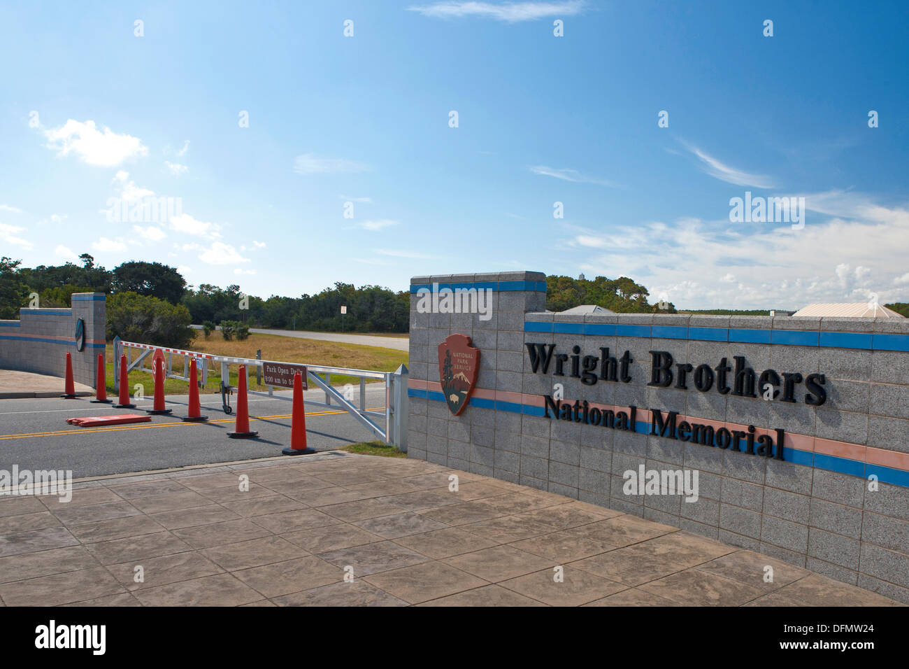 KILL DEVIL HILLS, NC - Octobre 7 portes de l'Wright Brothers National Monument sont fermées par le National Park Service en raison de la fermeture du gouvernement fédéral américain. Banque D'Images