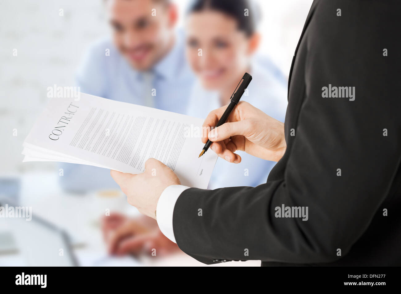Nouveau contrat de signature Banque de photographies et d’images à ...