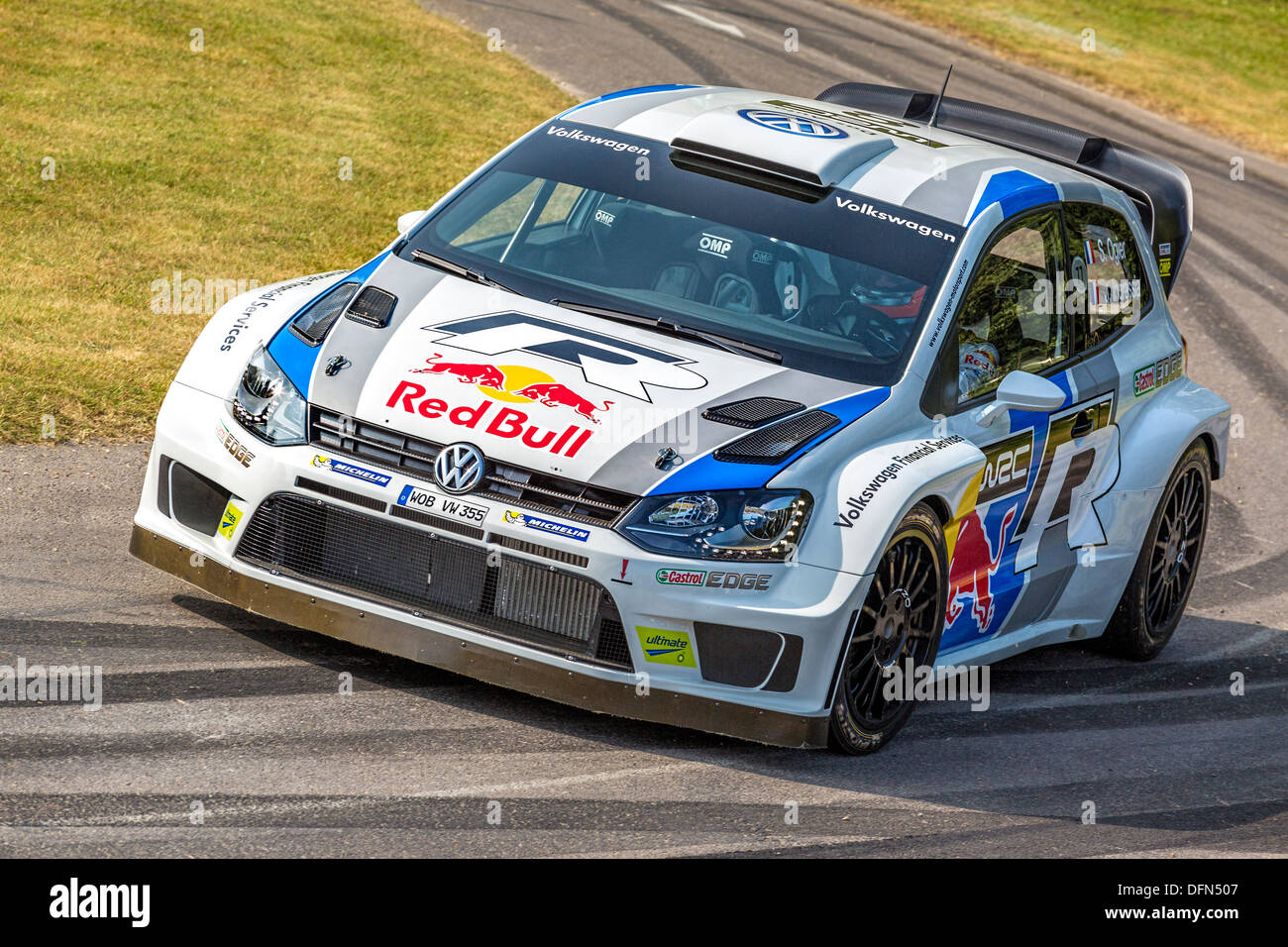 2013 Volkswagen Polo R WRC avec chauffeur Carlos Sainz en 2013 Goodwood Festival of Speed, Sussex, UK. Banque D'Images