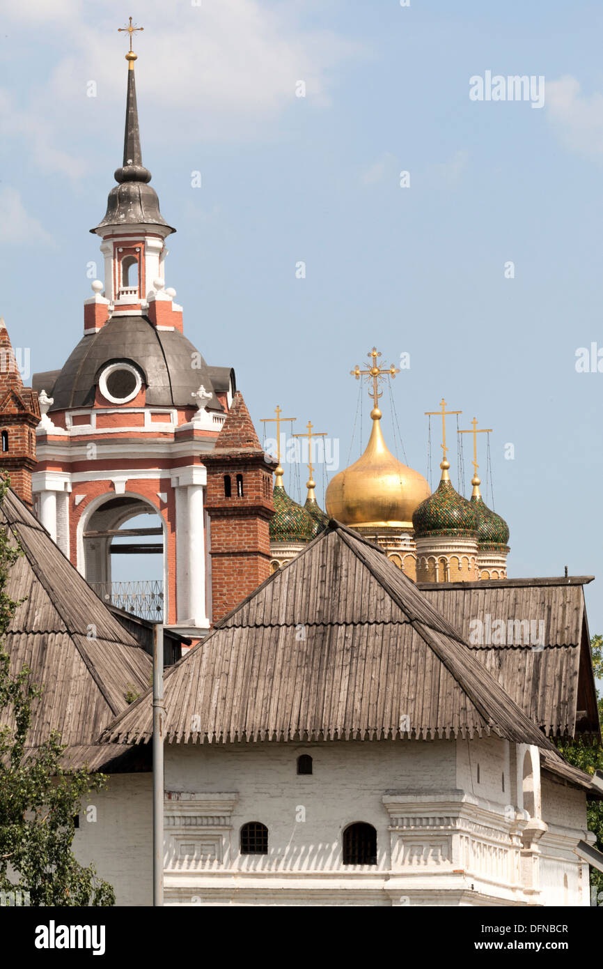 Ancienne cour anglaise et cathédrale Znamensky / monastère avec les chambres des boyars Romanov, Ulista Varvarka, Moscou, Russie Banque D'Images