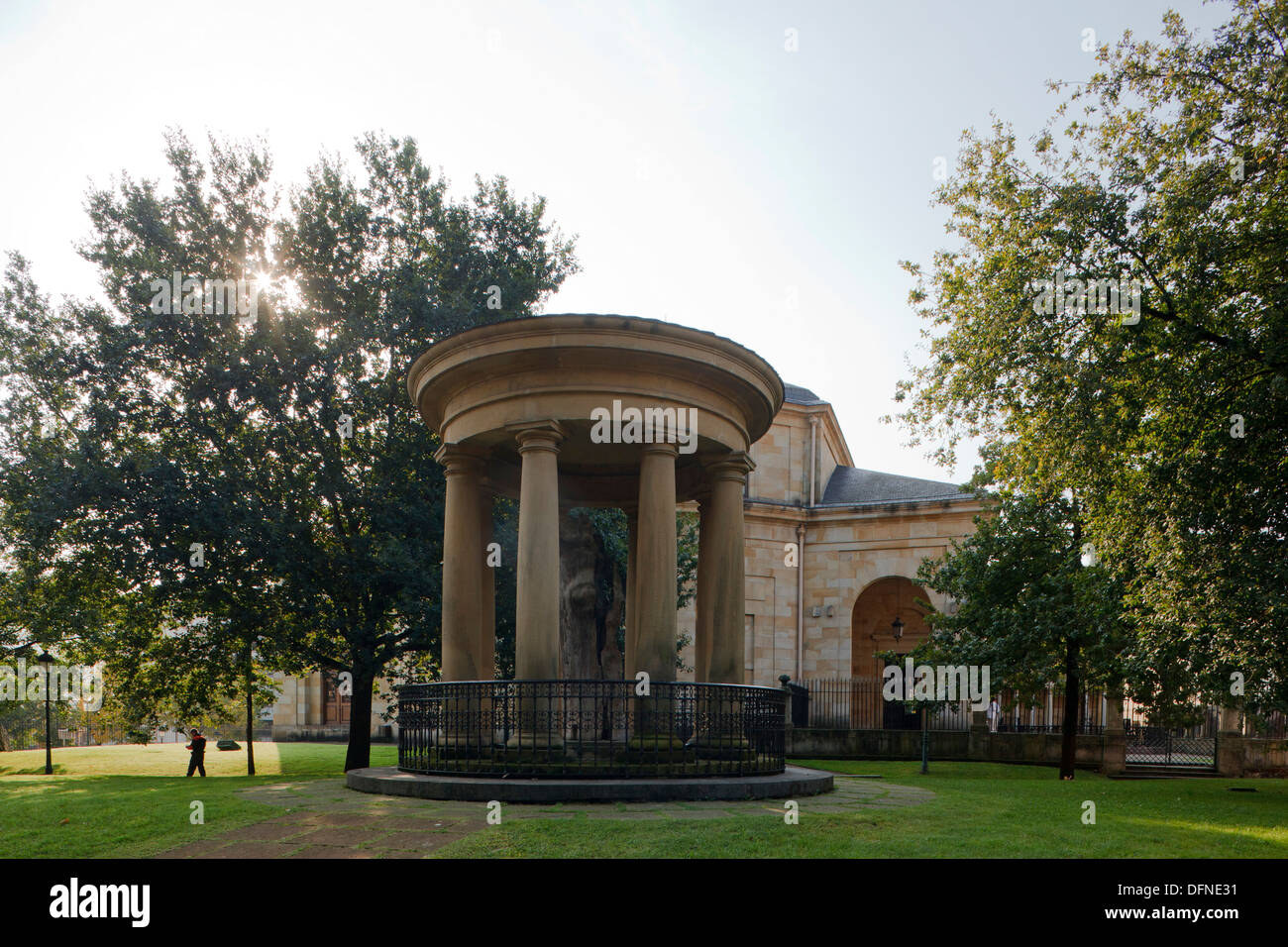Temple avec le tronc de l'Arbol de Guernika, Gernika-Lumo, Guernica, Camino de la Costa, Camino del Norte, route côtière, de façon Banque D'Images