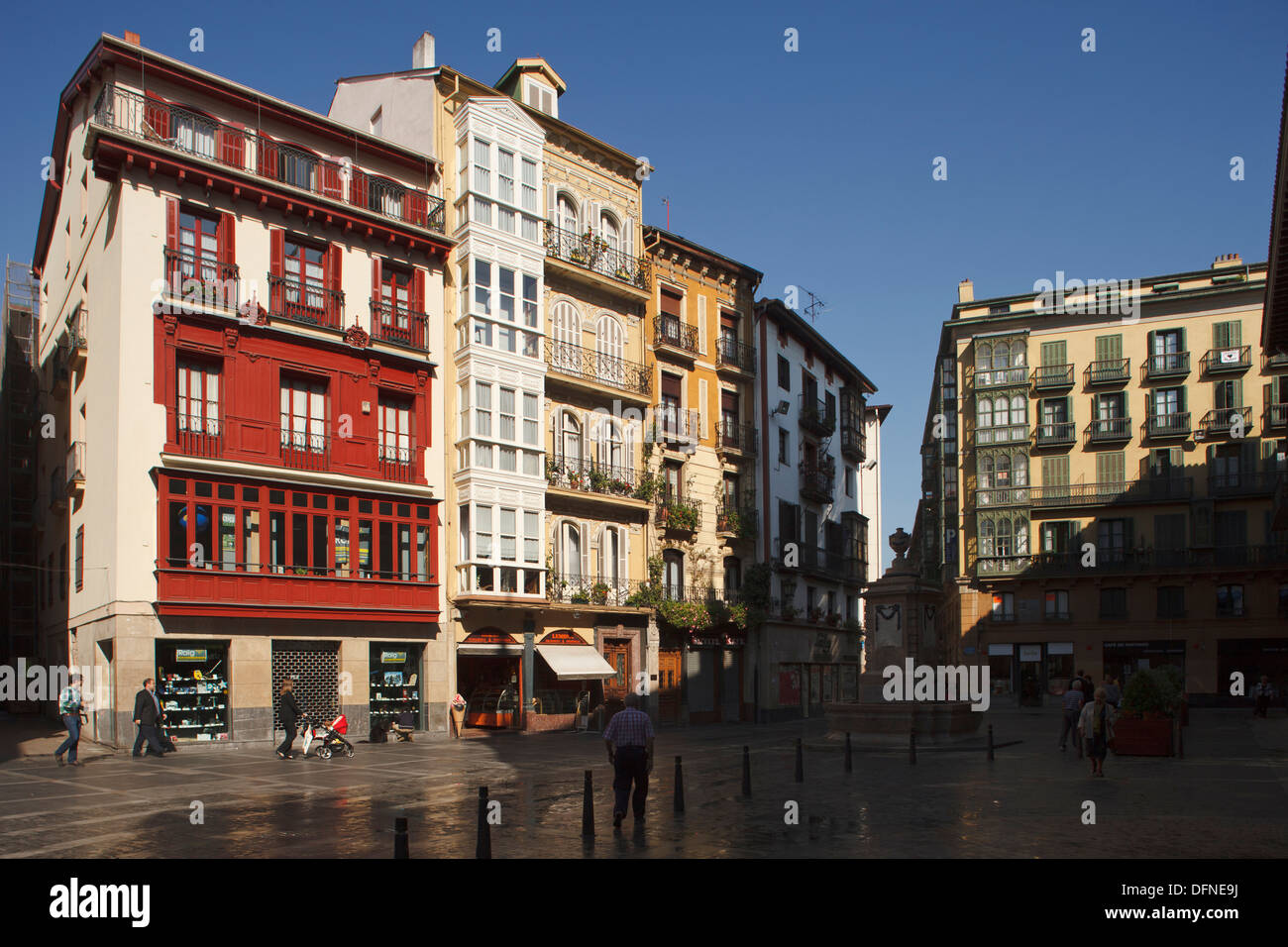 Maisons à Plaza del Reverendo Santiago Lasalle square à la vieille ville, Bilbao, Province de Biskaia, Pays basque, Euskadi, ni Banque D'Images
