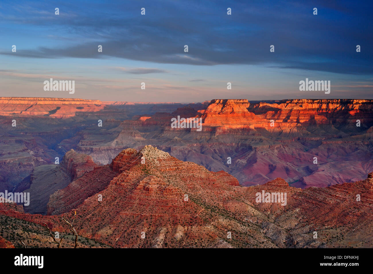 Grand Canyon sous ciel nuageux, Desert View Point, Grand Canyon National Park, site du patrimoine mondial de l'Grand Canyon, Arizona, Banque D'Images