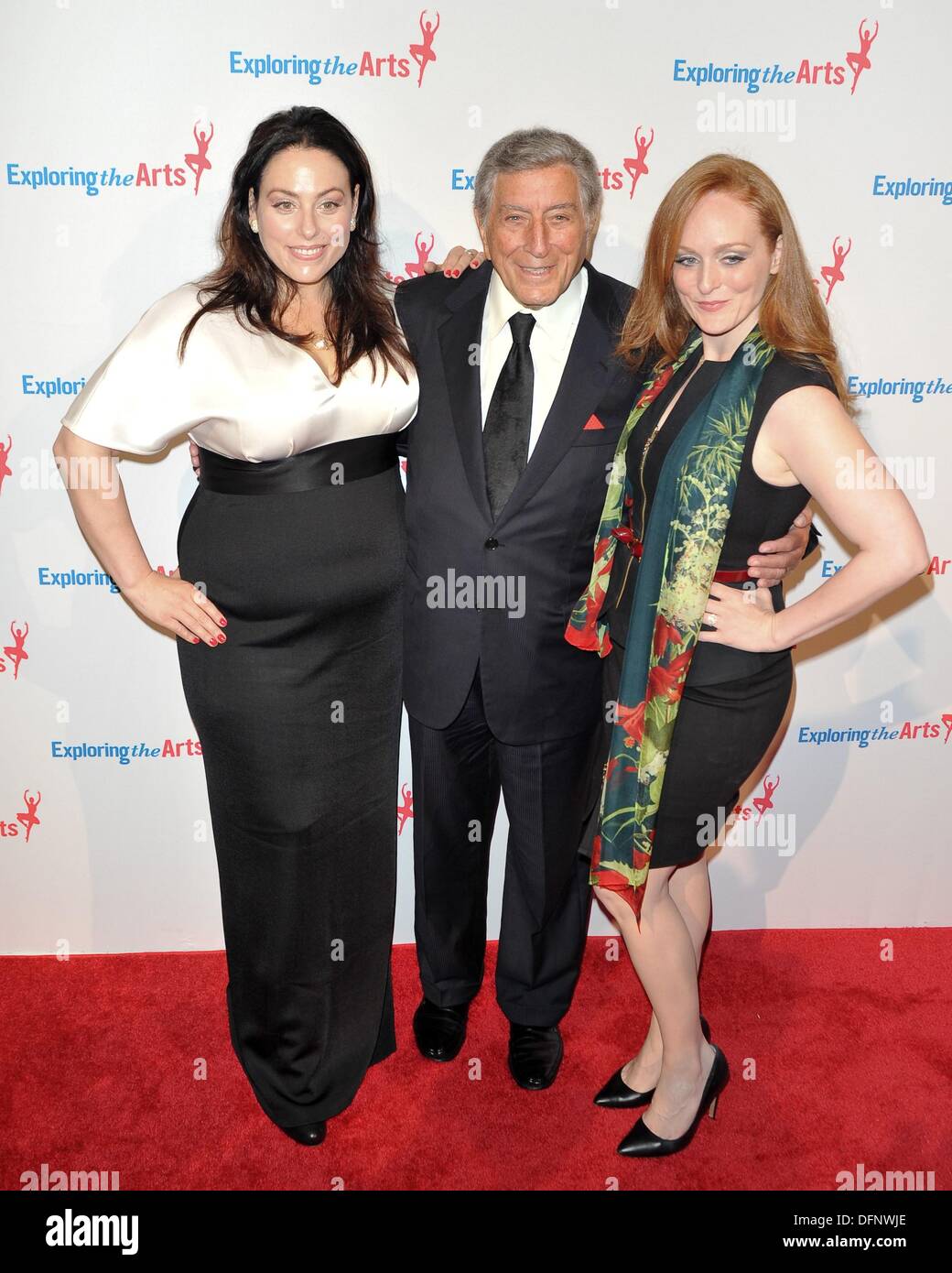 New York, NY, USA. Oct 7, 2013. Johanna Bennettt, Tony Bennettt, Antonia Bennettt aux arrivées pour explorer la 7e Gala annuel des Arts, Cipriani Wall Street, New York, NY Le 7 octobre 2013. Crédit : John Paul Melendez/Everett Collection/Alamy Live News Banque D'Images