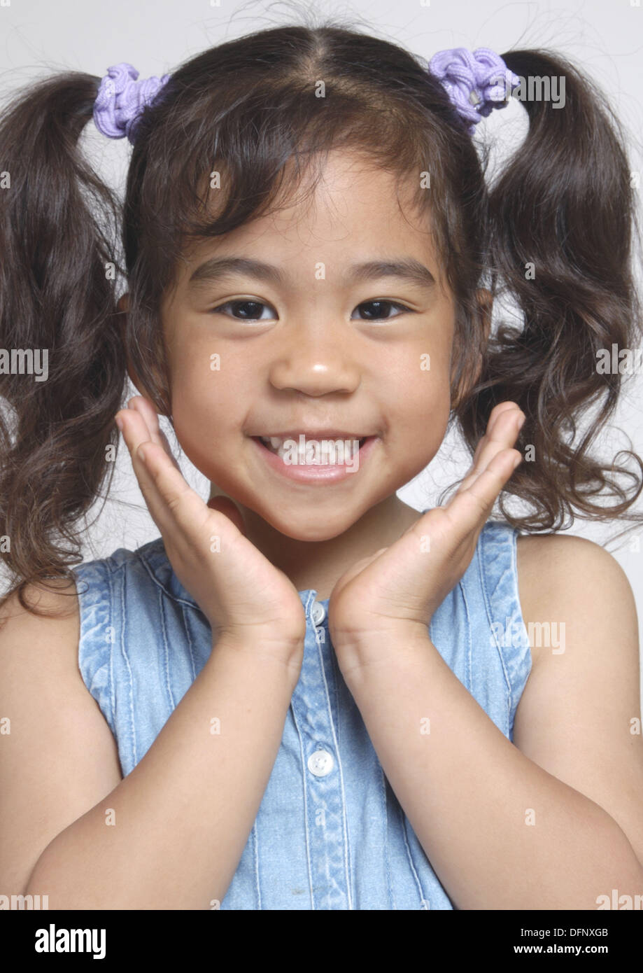Year Old Asian Afro American Child Banque D Image Et Photos Alamy
