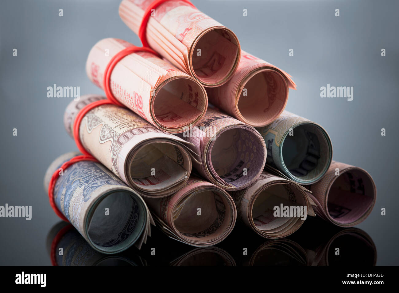 Close-up of rolled-up papier-monnaie indienne Banque D'Images