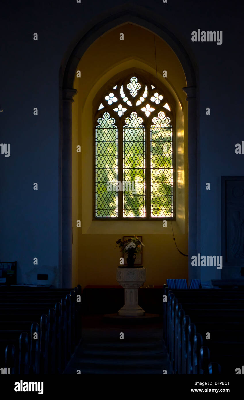 La fenêtre de l'église de l'intérieur Banque D'Images