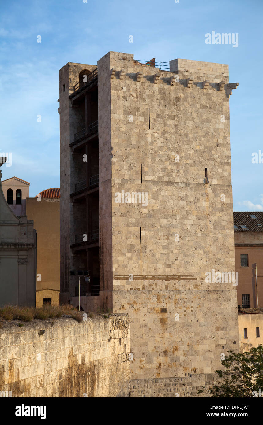 Torre dell'Elefante tour médiévale à Cagliari - Sardaigne Banque D'Images