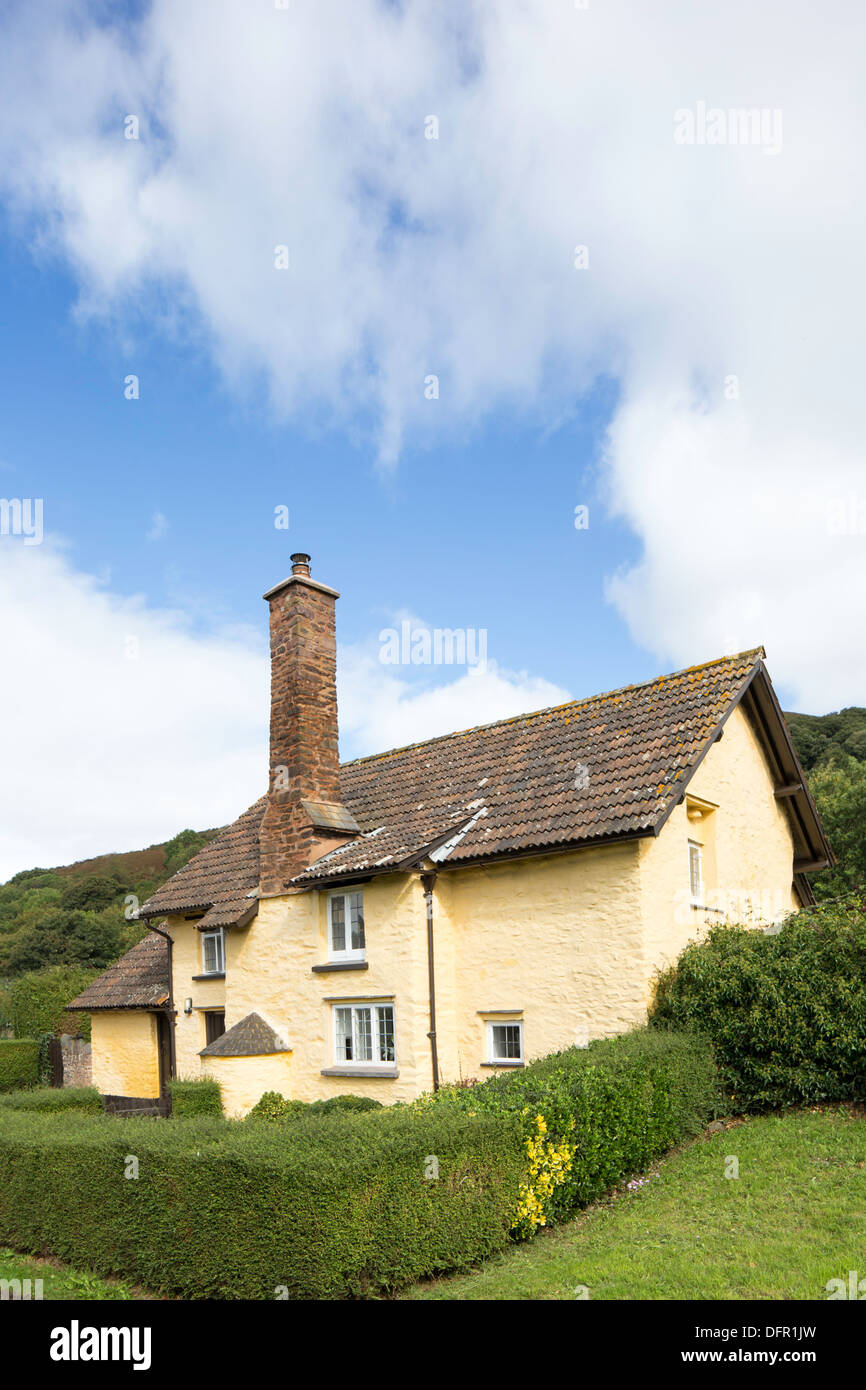 Cottage dans Bossington village près de Porlock, Parc National d'Exmoor, Somerset, England, UK Banque D'Images