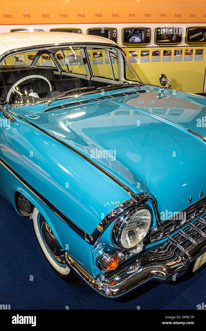Vauxhall Velox PA dans l'Earls Court Motor Show afficher l'ay 2013 Goodwood Revival, Sussex, UK. Banque D'Images