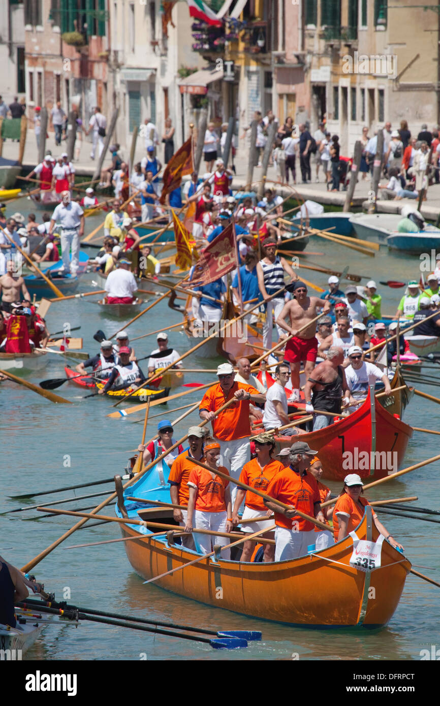 Vogalonga, l'aviron la concurrence dans la lagune de Venise, Venise,  Italie, Europe Photo Stock - Alamy