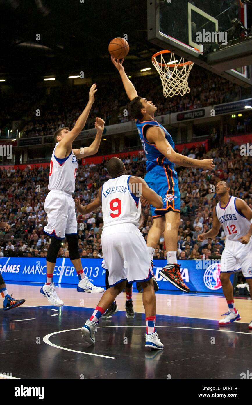 Manchester, UK. 05Th Oct, 2013. Oklahoma City Thunder Steven Adams durant le match de basket de la NBA entre Oklahoma City Thunder et les Philadelphia 76ers de la Manchester Arena. © Plus Sport Action/Alamy Live News Banque D'Images