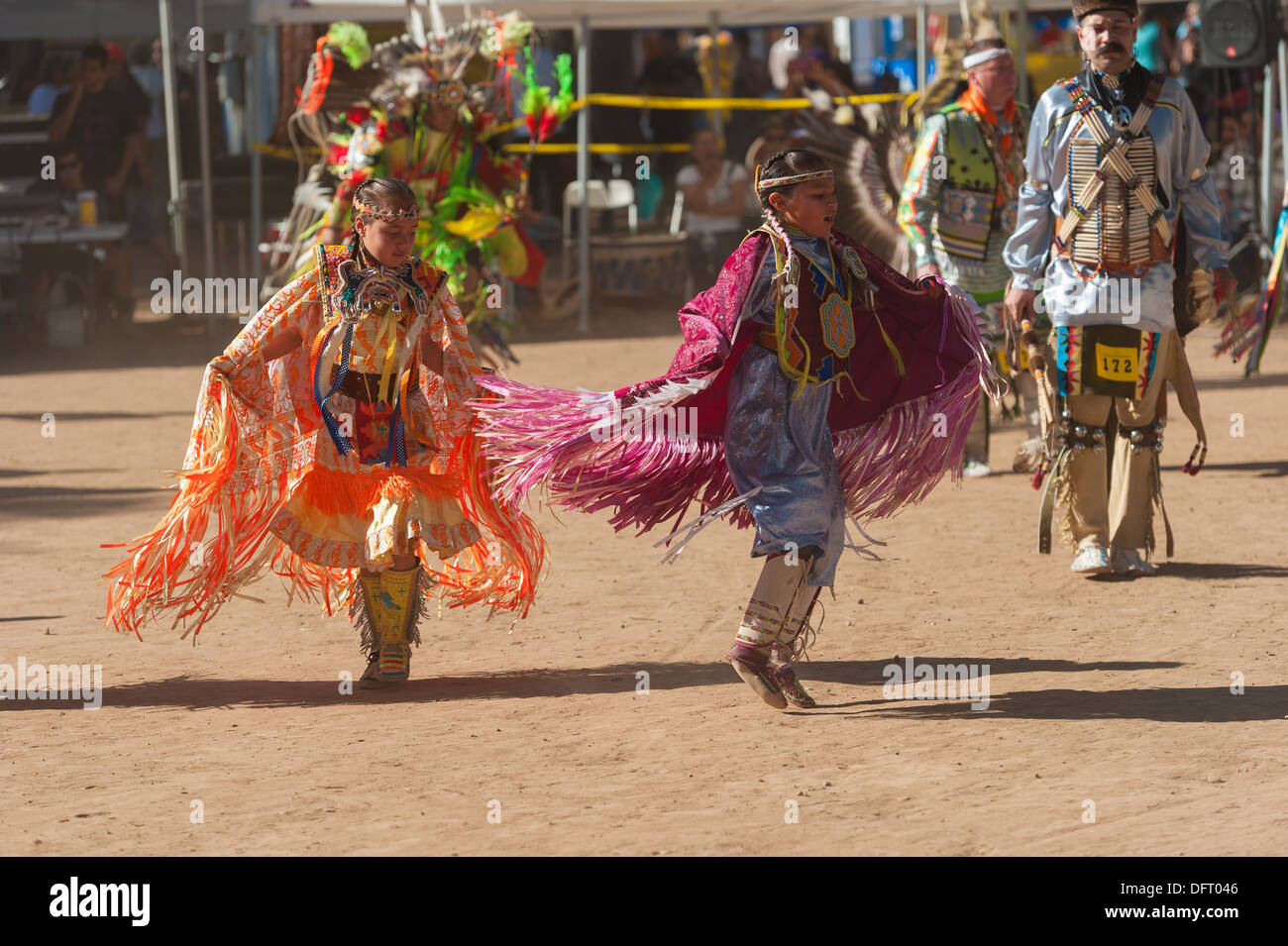 Native American girls Chumash dance à l'Inter Tribal 2013 Pow Wow, Live Oak, Santa Ynez Valley, Californie Banque D'Images