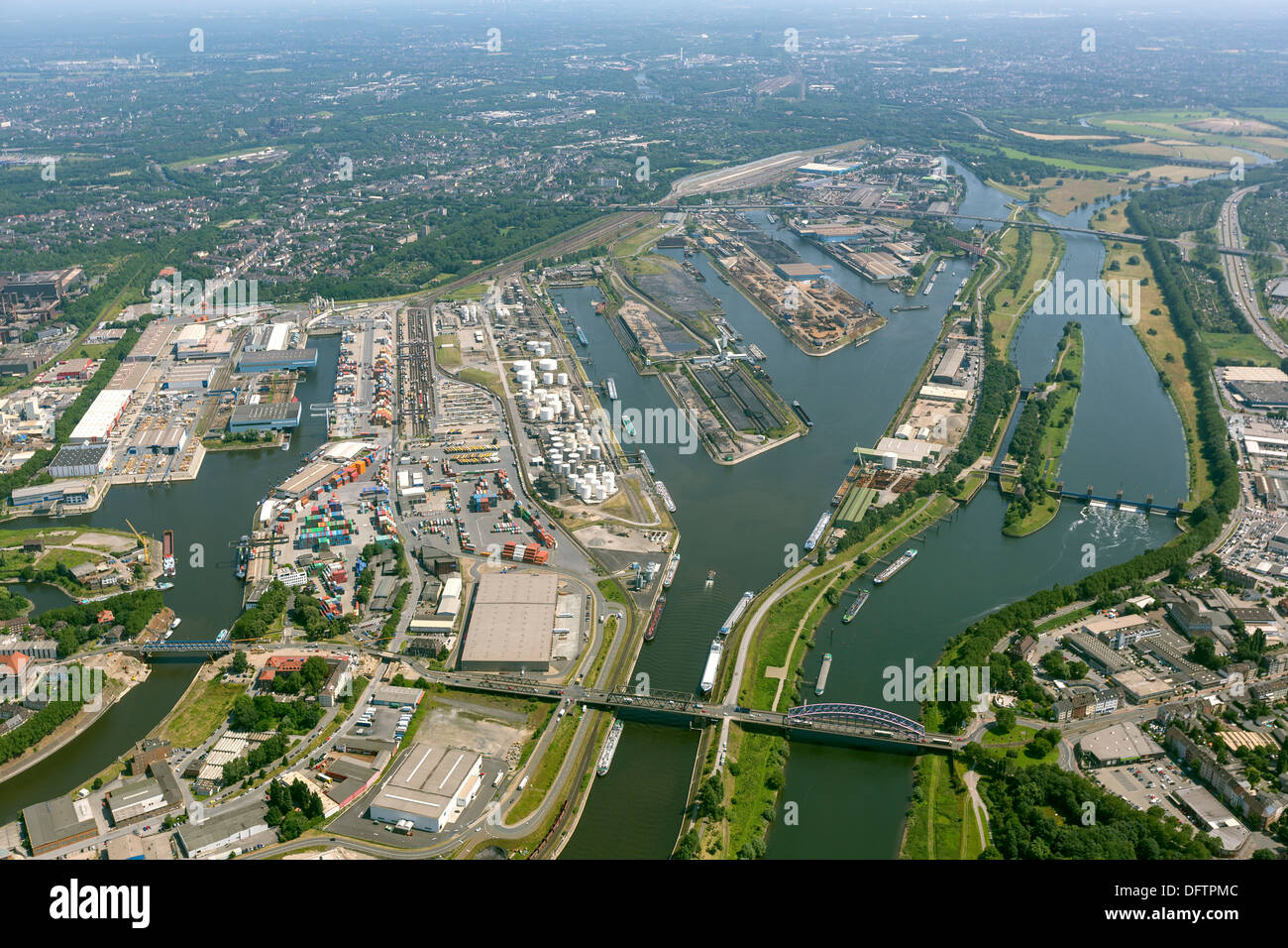 Vue aérienne, port de Duisburg, Duisport, Duisburg, Ruhr, Rhénanie du Nord-Westphalie, Allemagne Banque D'Images