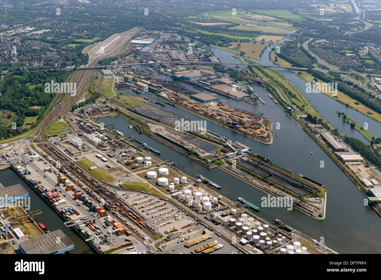 Vue aérienne, port de Duisburg, Duisport, Duisburg, Ruhr, Rhénanie du Nord-Westphalie, Allemagne Banque D'Images